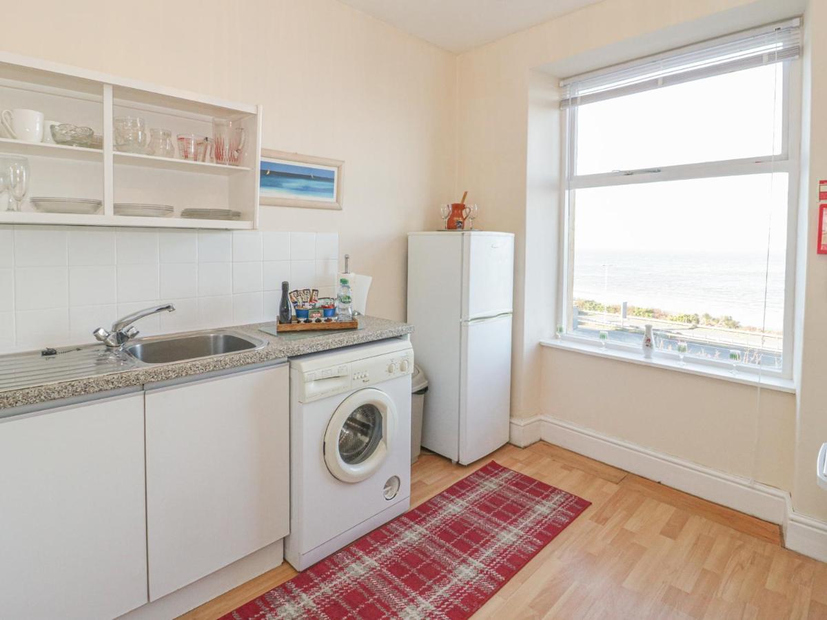 Llys Madoc, First Floor Flat Apartamento Penmaen-mawr Exterior foto