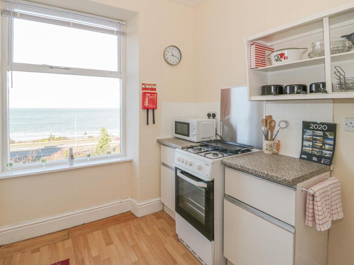 Llys Madoc, First Floor Flat Apartamento Penmaen-mawr Exterior foto