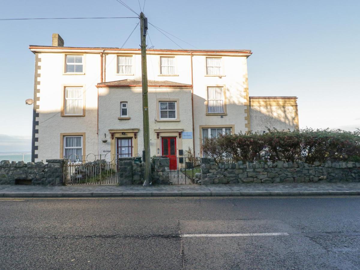 Llys Madoc, First Floor Flat Apartamento Penmaen-mawr Exterior foto