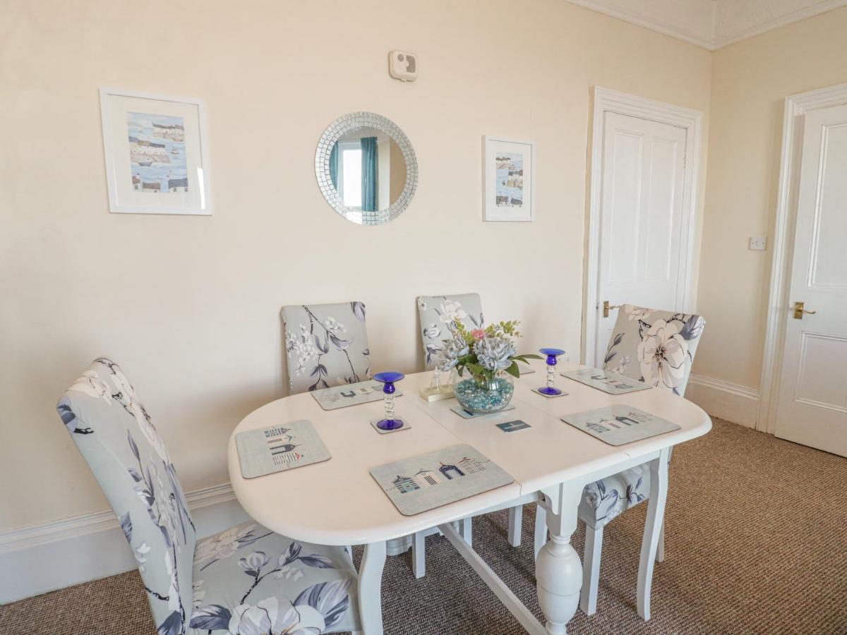Llys Madoc, First Floor Flat Apartamento Penmaen-mawr Exterior foto